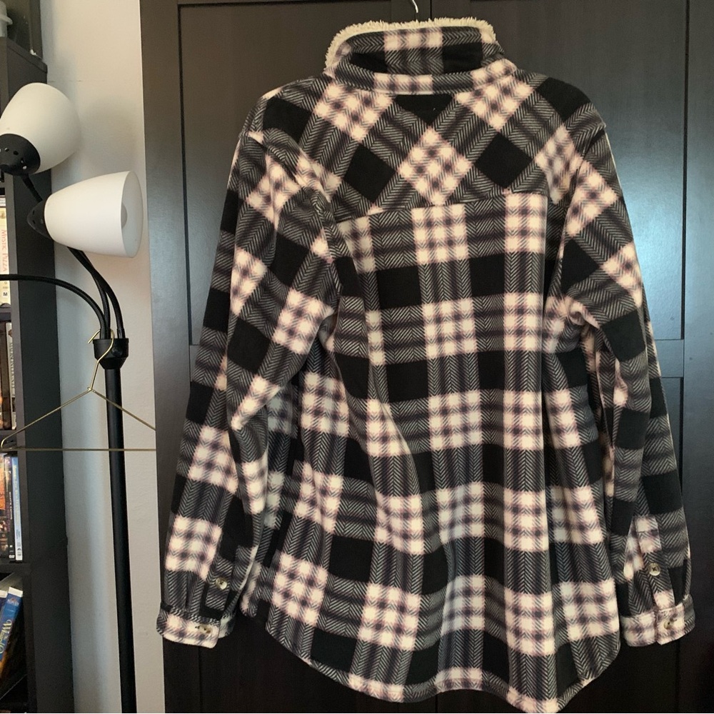 Soho Threads Plaid Sherpa Lined Button Down Jacket - image 3